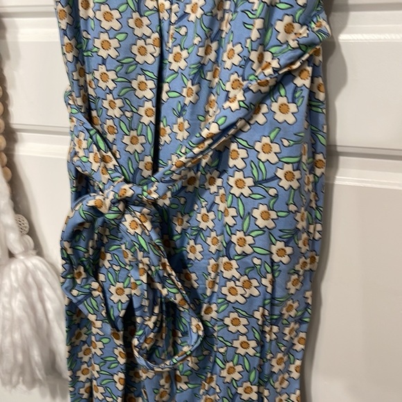 Daisy Print Jumpsuit - Picture 2 of 4